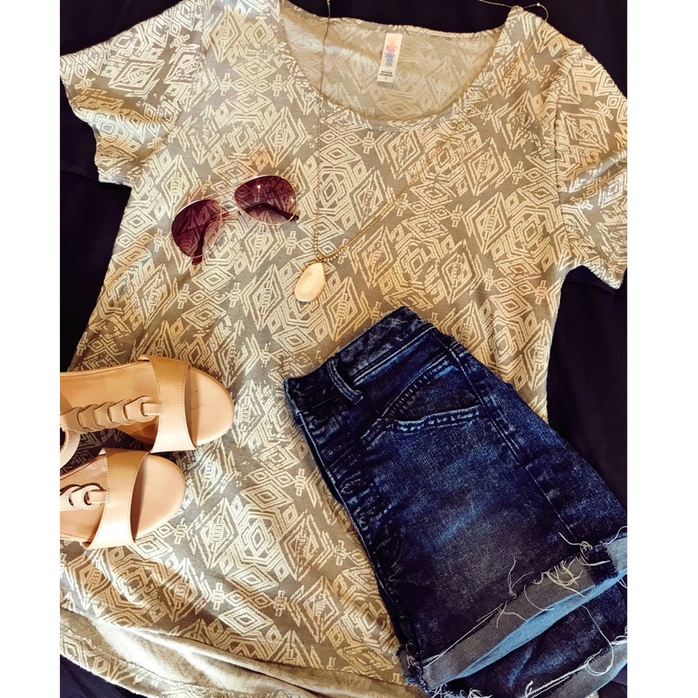 Lula roe classic t